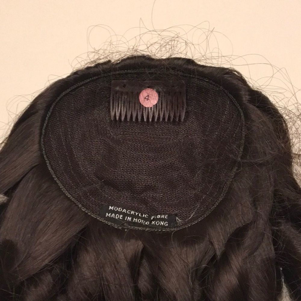 Curly Comb Fall  - Picture 2 of 2